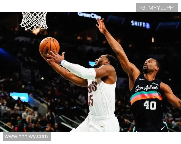 2017年快船与马刺经典对决全场录像回放及精彩瞬间分析